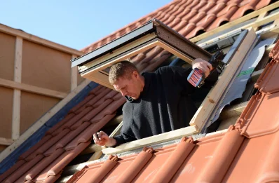 Pose de fenêtres de toit Velux à Lureuil